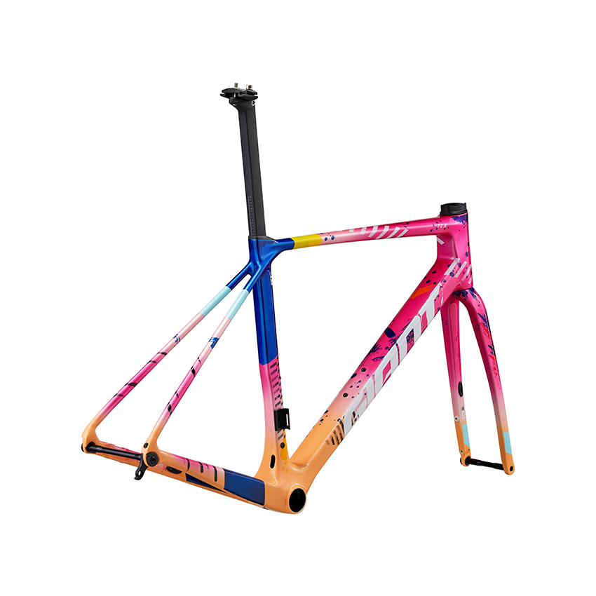 2026_FF_TCRADVPro_NeonFlux_2